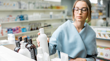 badanie kosmetyków w sklepie