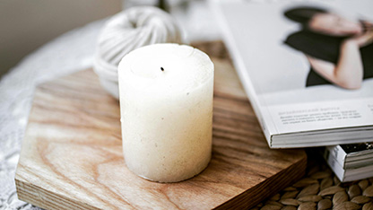 świeca w środowisku domowym