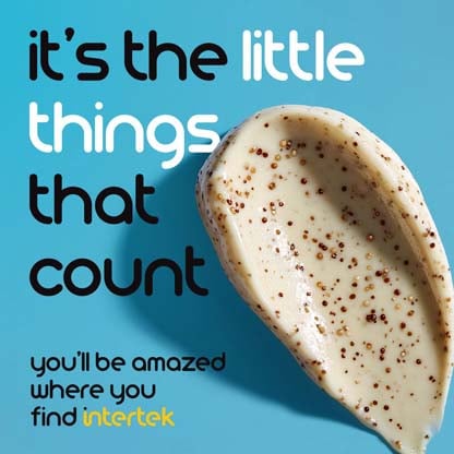 A dollop of cream with seedlike particles spread throughout it